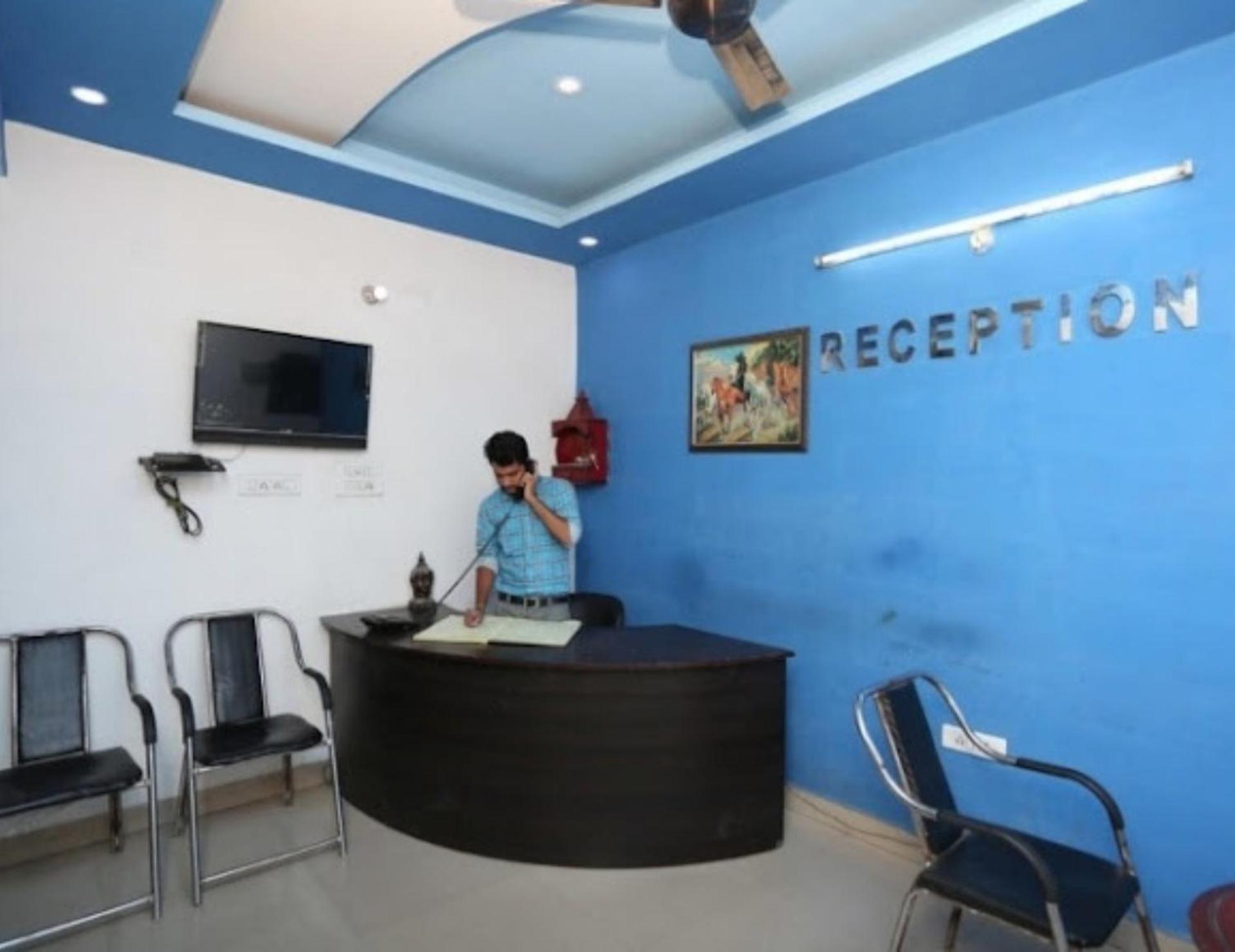 Hotel S K Palace Lucknow , Best Hotel In Lucknow , Hotel In Transport Nagar Lucknow ,Budget Hotels In ラクナウ エクステリア 写真
